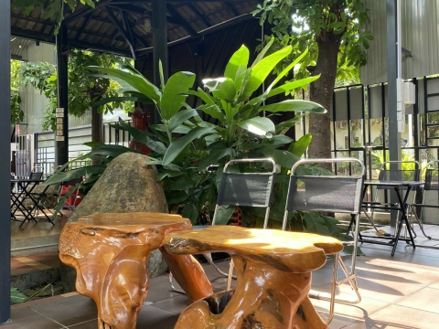 Góc chill cafe sáng tại Sala Garden