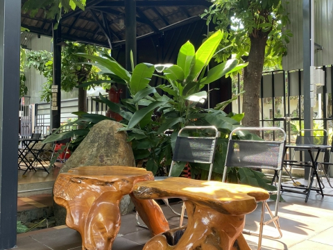 Góc chill cafe sáng tại Sala Garden