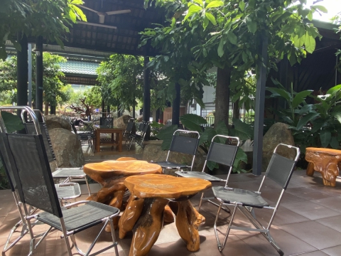Góc chill cafe sáng tại Sala Garden