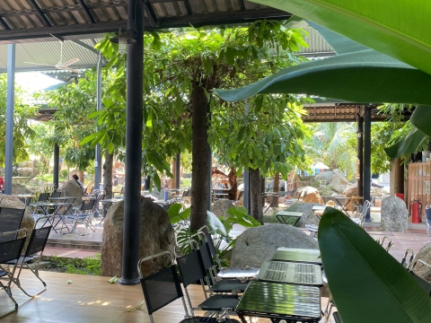 Góc chill cafe sáng tại Sala Garden