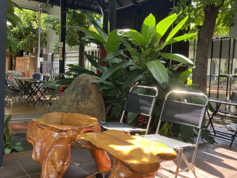Góc chill cafe sáng tại Sala Garden