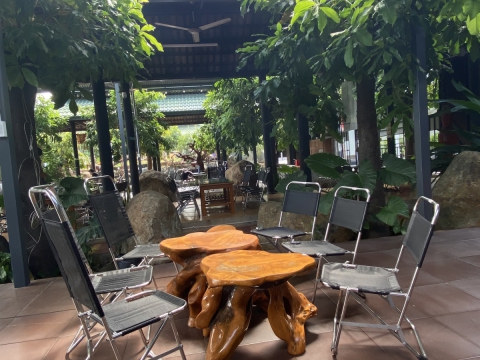 Góc chill cafe sáng tại Sala Garden