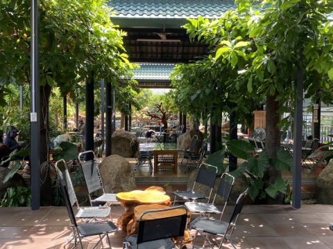 Góc chill cafe sáng tại Sala Garden