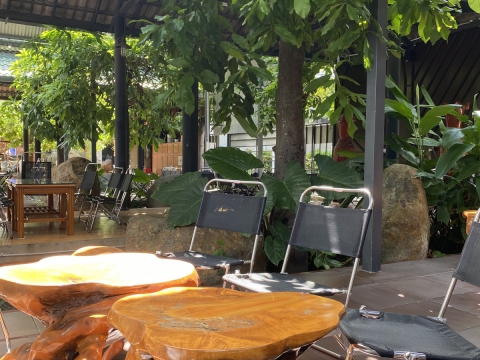 Góc chill cafe sáng tại Sala Garden