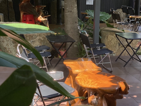 Góc chill cafe sáng tại Sala Garden